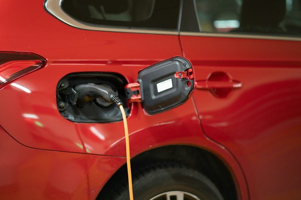 Comment installer un chargeur de voiture électrique dans une maison ancienne?